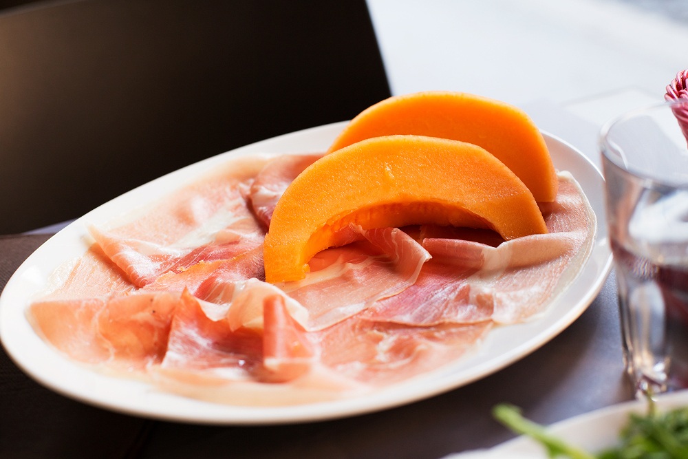 Prosciutto e melone quante calorie ha una porzione?